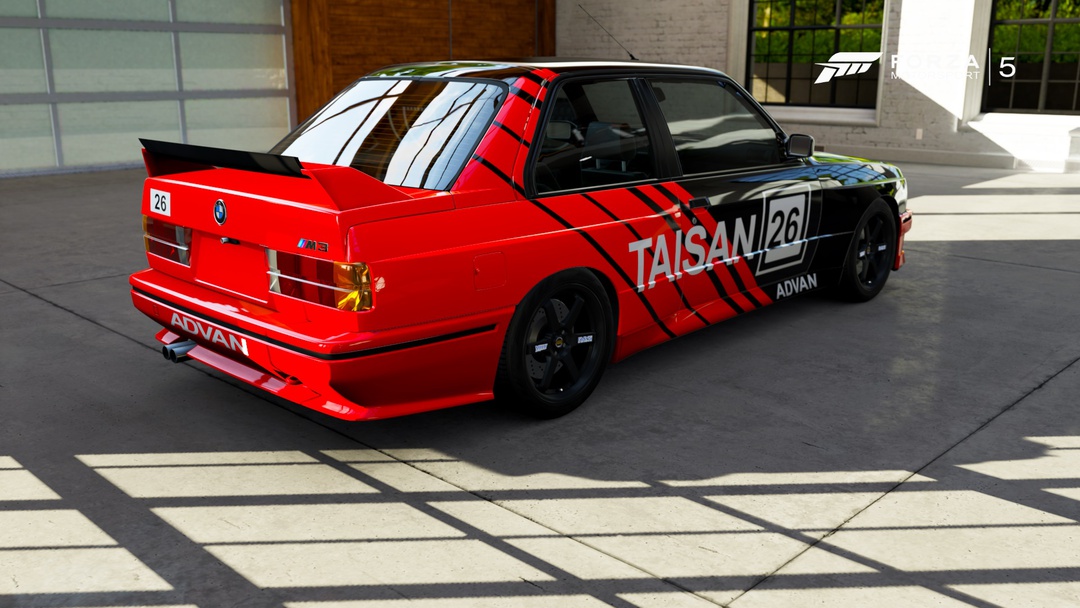 advan-e30-2_16122918543_o.jpg