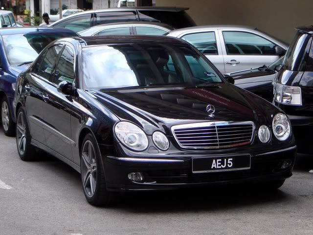 AEJ5-MercedesE200-1.jpg
