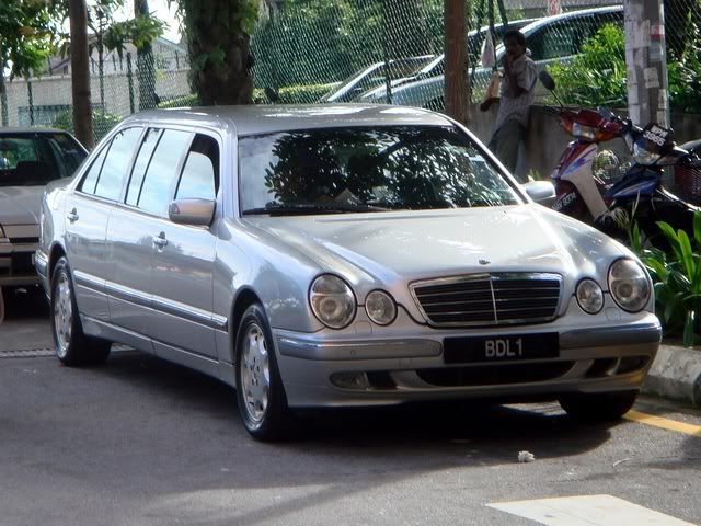 BDL1-MercedesE-Classlimousine.jpg