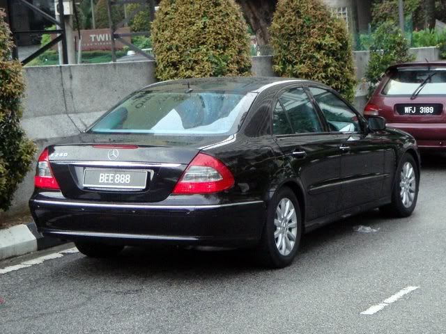 BEE888-MercedesE240.jpg