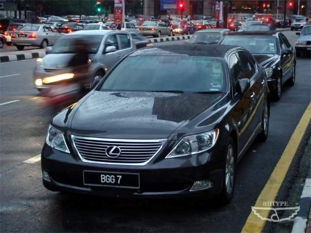 BGG7-LexusLS460L.jpg