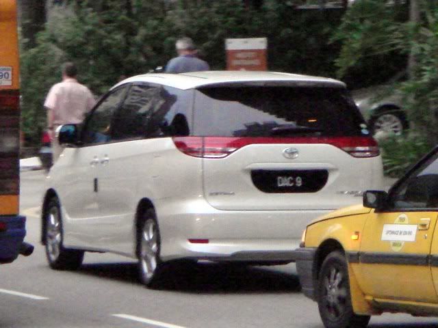 DAC9-ToyotaEstima.jpg