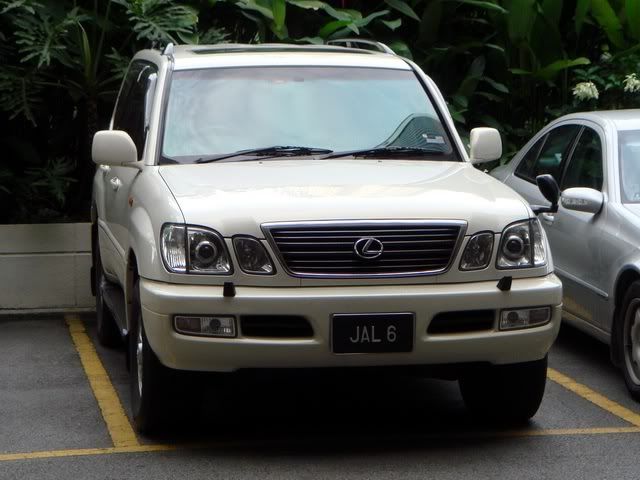 JAL6-LexusLX470.jpg