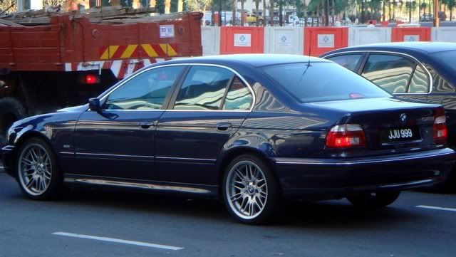 JJU999-BMW528i.jpg