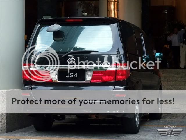 JS4-ToyotaAlphard.jpg