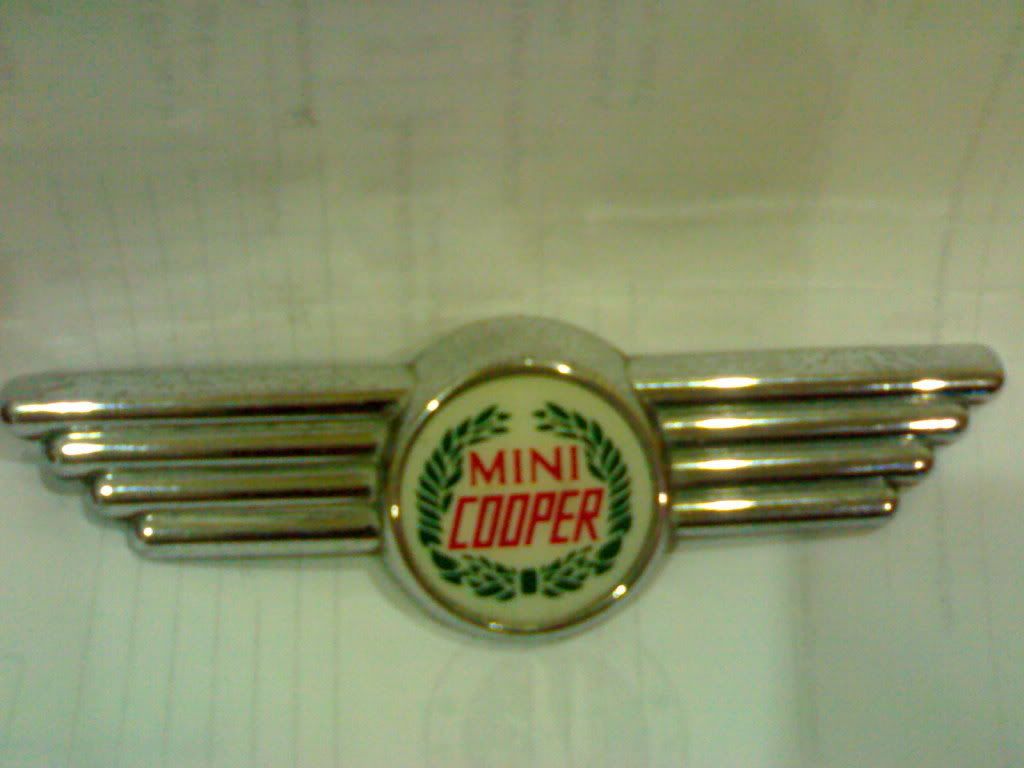 MiniCooperEmblem.jpg