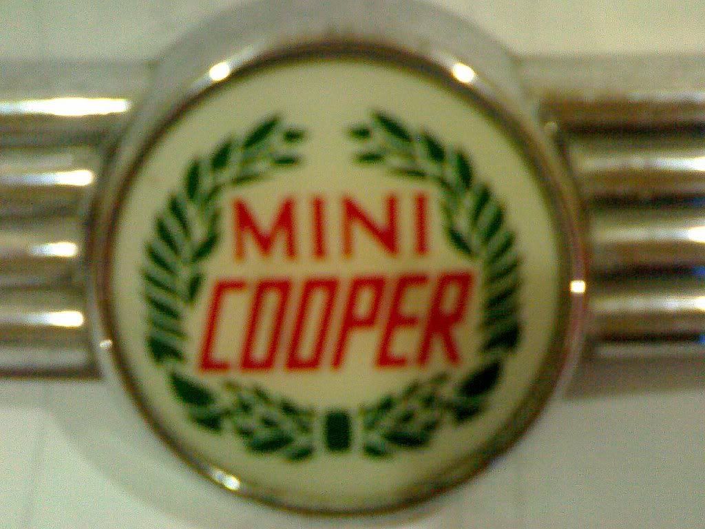 MiniCooperEmblem1.jpg