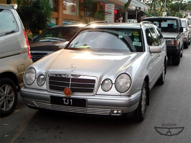 TJ1-MercedesE320Estate.jpg