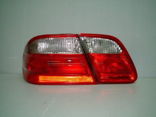 W210taillamp2.jpg
