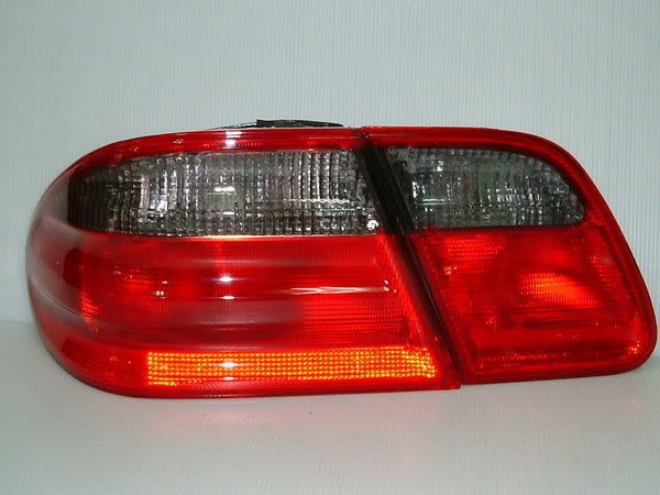 W210taillamp3.jpg