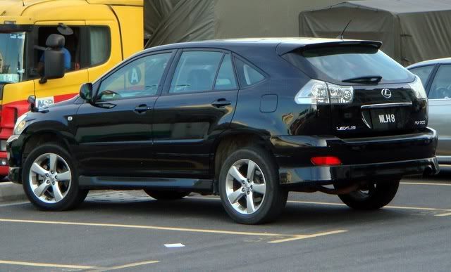 WLH8-LexusRX300.jpg